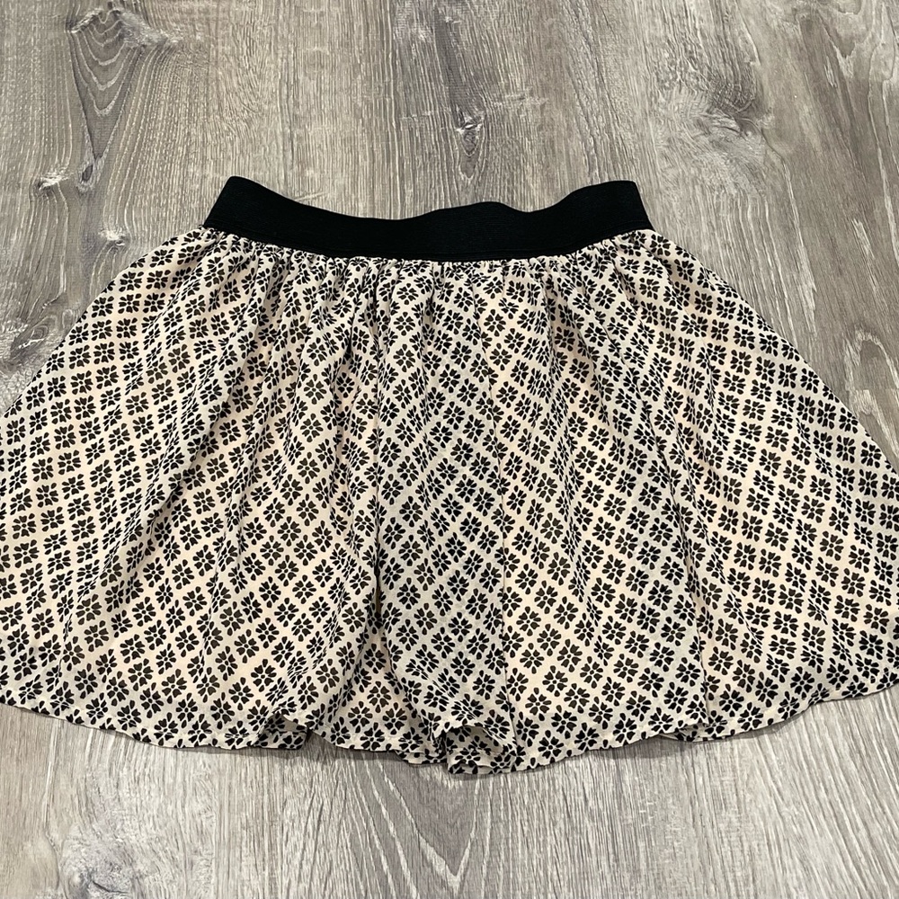 Forever 21 Small Beige Black Skirt Dressy C8